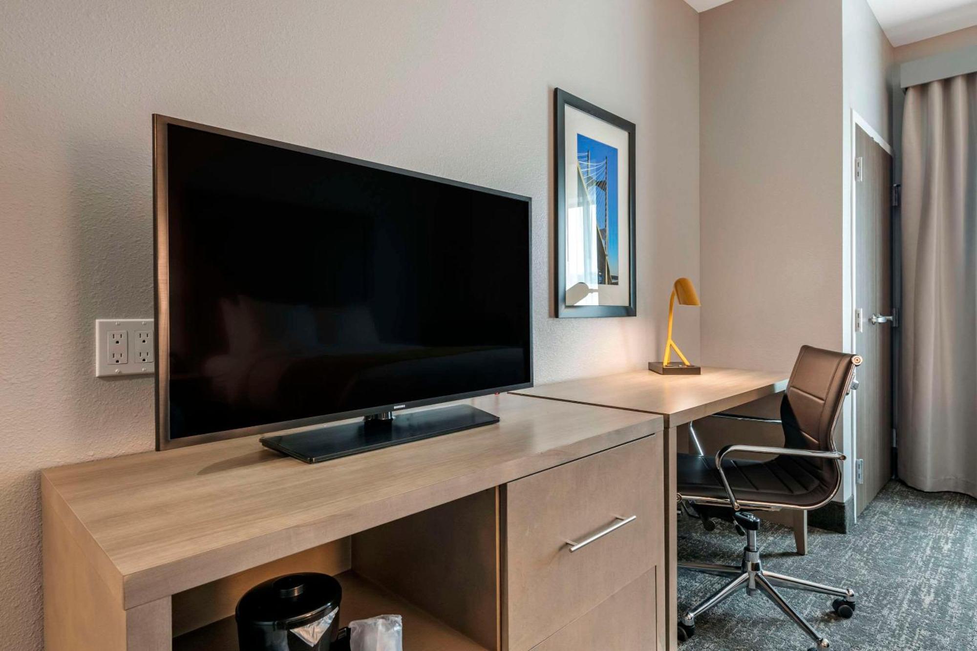 Comfort Inn & Suites Jacksonville - Orange Park Near Naval Air Station Εξωτερικό φωτογραφία